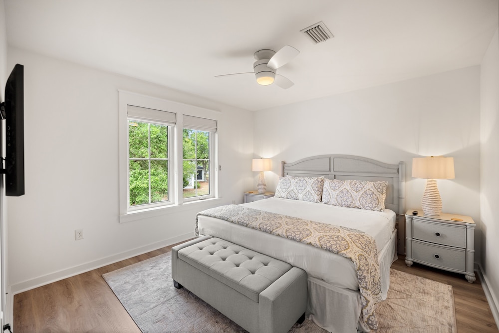 1322 Laurel Grove 3 Bedroom Home by RedAwning view 4