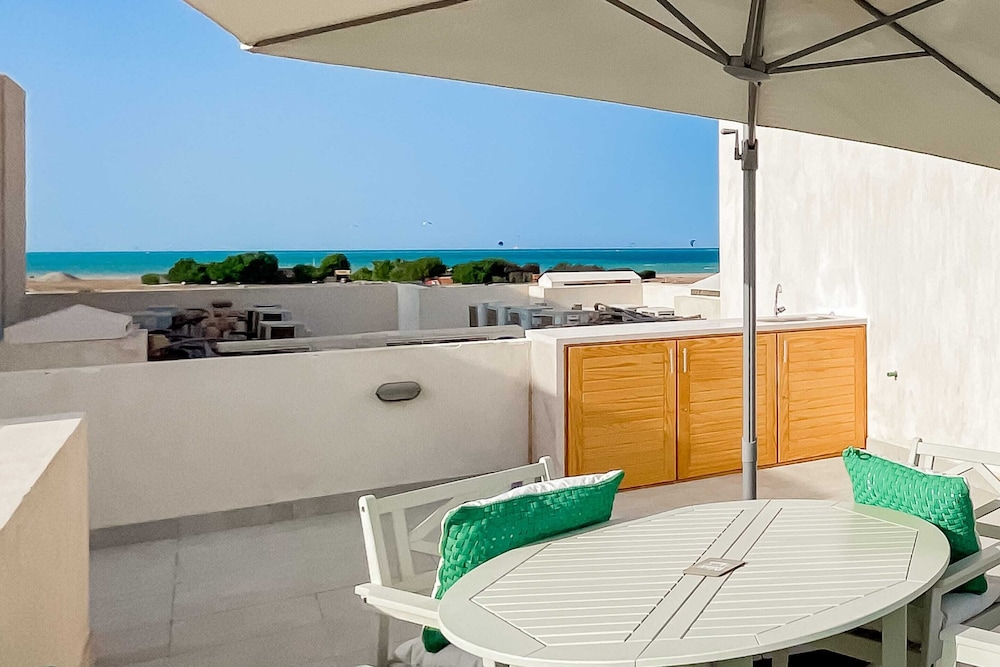 Xuru Stays I Sparky & Summery 2 BDR @ Mangroovy Free Beach & Pool Access