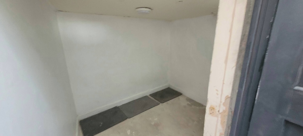 Monthly Stay 3 bed Bike Store Contractors