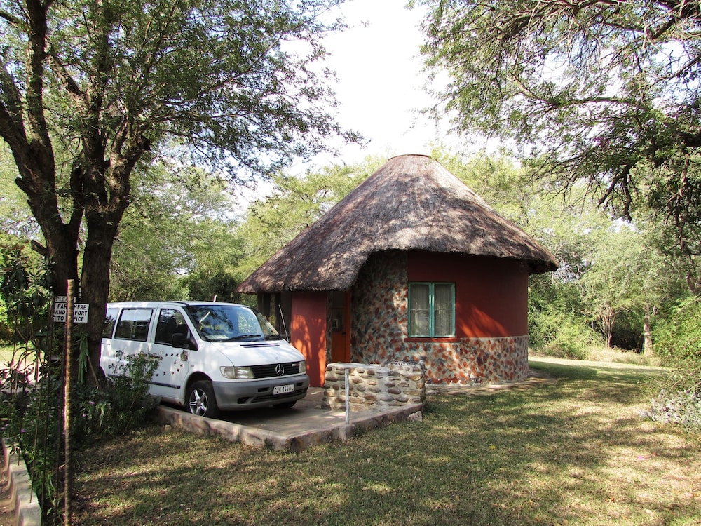 Pure Wilderness in Amanzimlotzi Riverside Bush Bungalow in Limpopo, Kruger Park