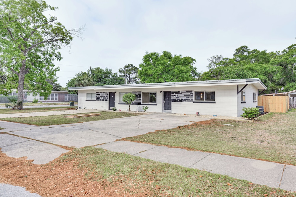 Fort Walton Beach Townhome < 1 Mi to Downtown! view 5