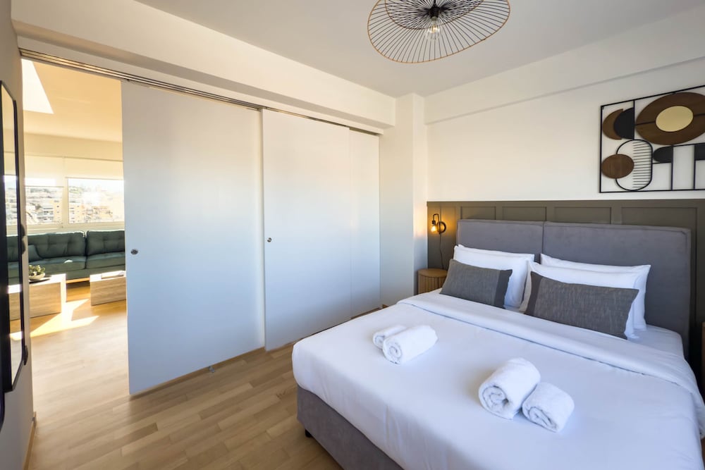 Acropolis Sky Retreat Jacuzzi 3BR Maisonette