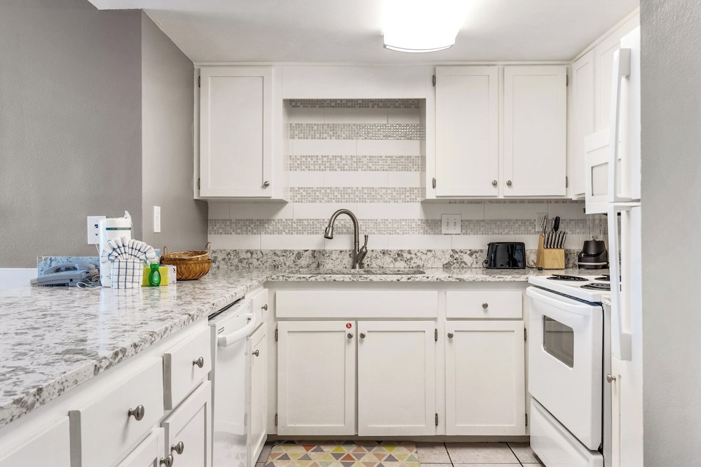 Island Sunrise by Southern Vacation Rentals