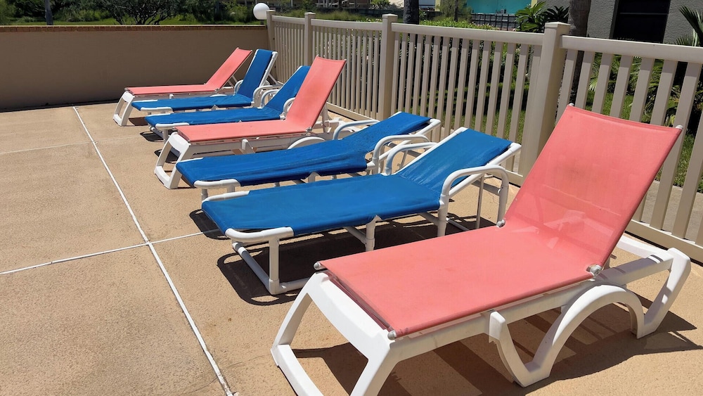 Island Condo - 1st Floor - Pool - Patio