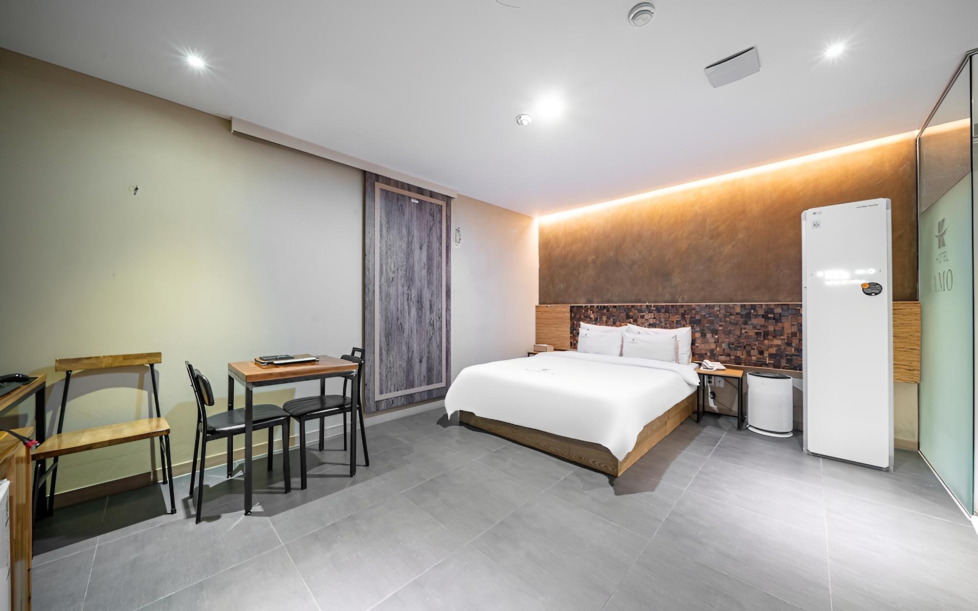 Seocheon Hotel Kamon