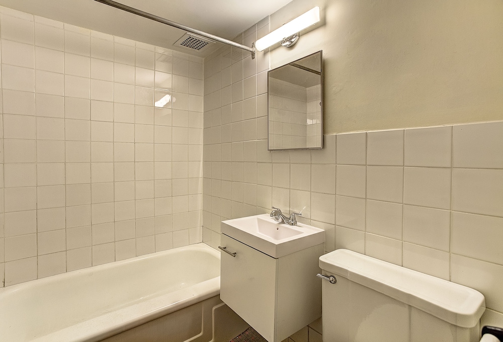 Destination Stays McGill Plaza DT MTL