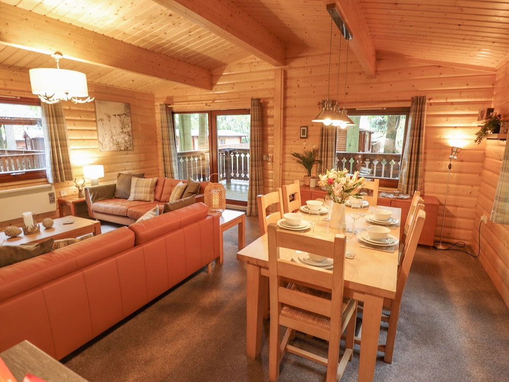 Leafy Hollow Lodge