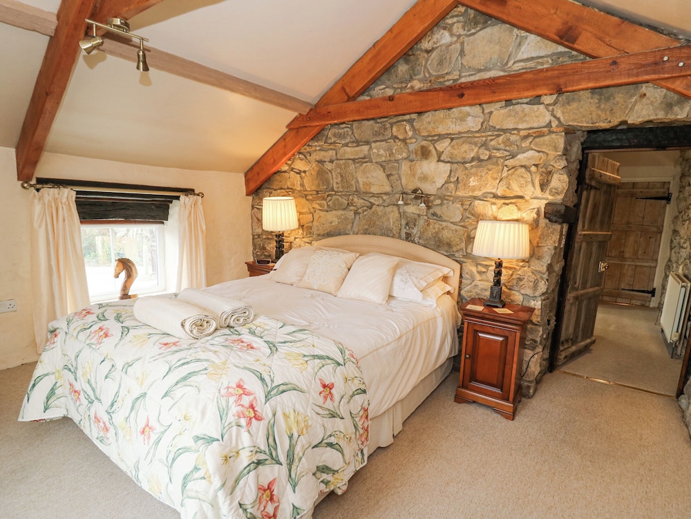 Upper Calffield Farmhouse