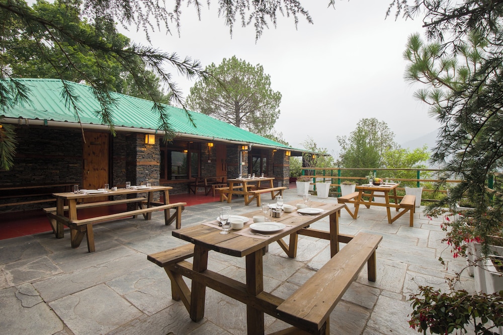 Alaya Stays Suro Woodbine Chalet Cottage