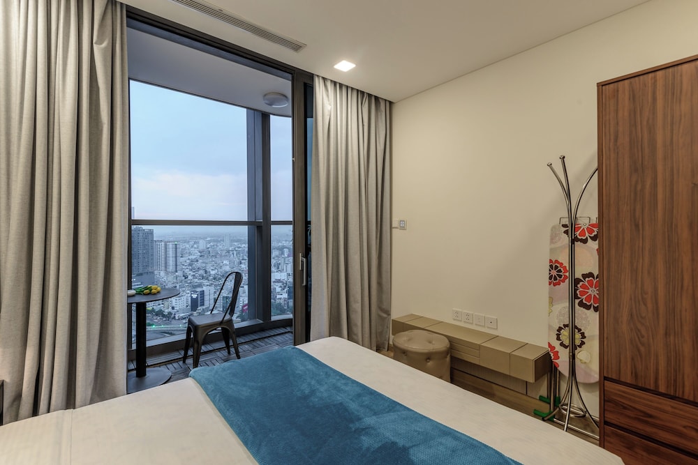 Landmark 81 & Vinhomes - ZEN Saigon Citypoint.