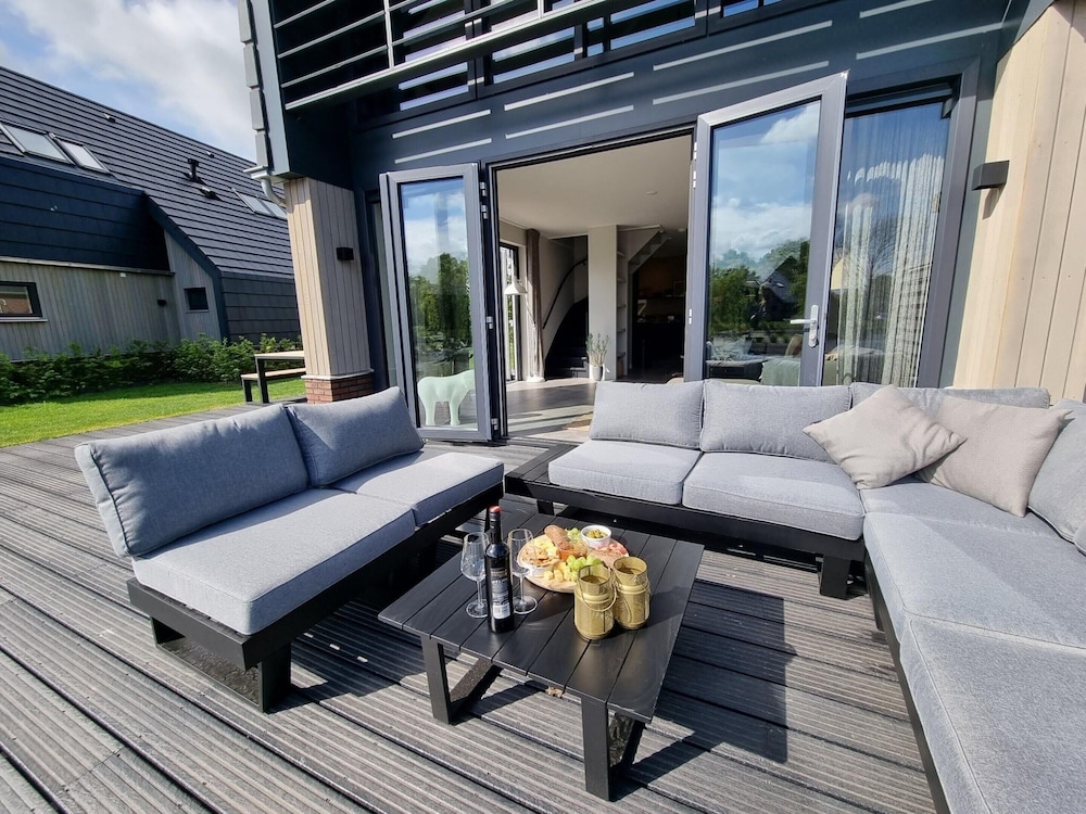 Villa in Balk With Private Jetty on Slotermeer