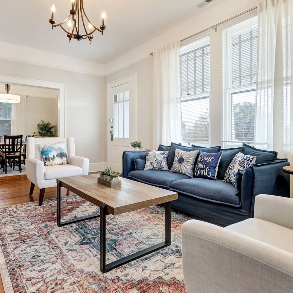 Picturesque Home 1 mi to DT Green Cleaned view 5