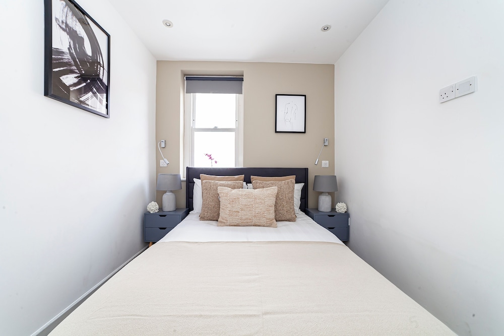 The Old Street Luxury Flat into 3 Bed Apartment in Old Street