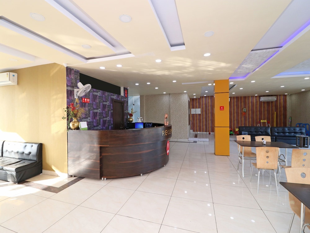 OYO 13483 Hotel Aradhya's