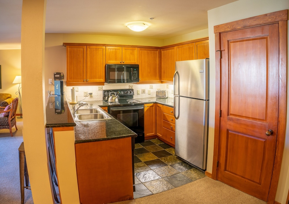 Eagle Springs East 1 & 2 Bedroom Condos