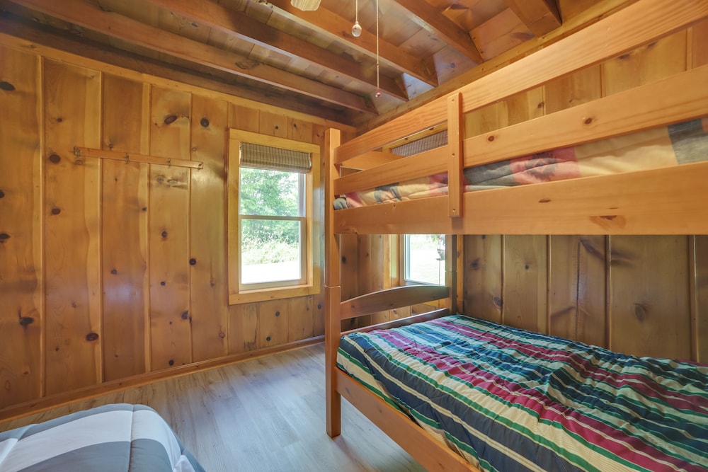 Cozy Lupton Cabin Near Trails & Lake
