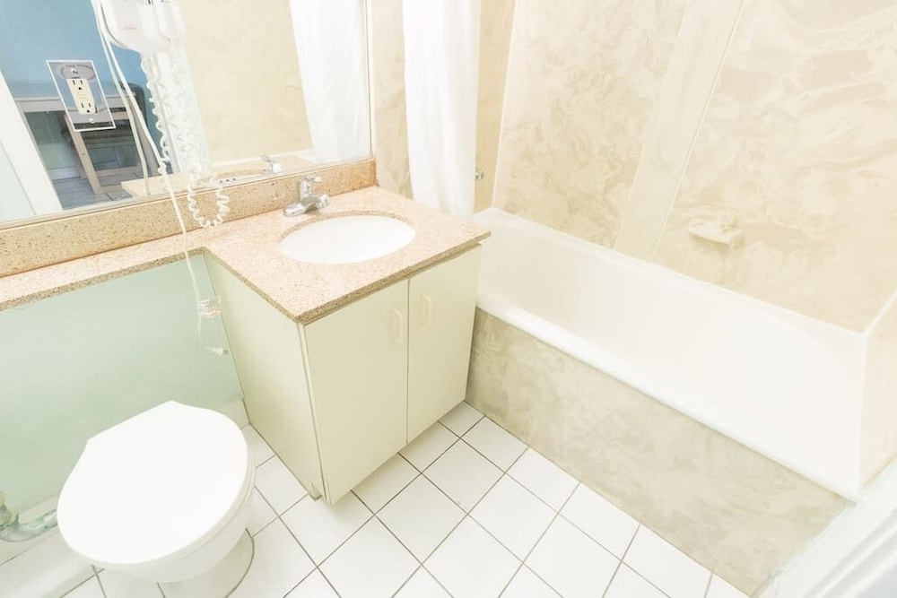 608 Studio Apt Hollywood Beach view 4