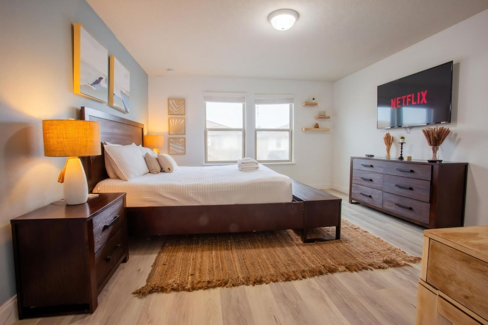 Stay Next Door to Disney at Windsor at Westside