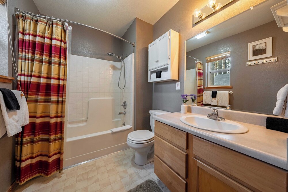 Stylish Truckee Retreat Deck, Near Lake & Skiing Moraine by Avantstay