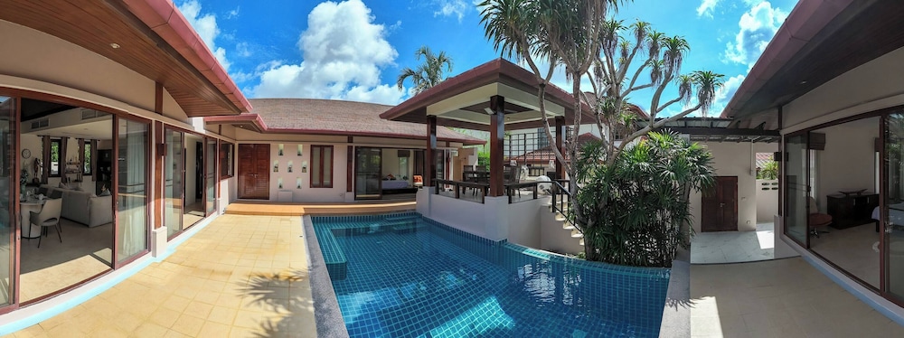 Spacious Private 4 BR Villa With a Working Office