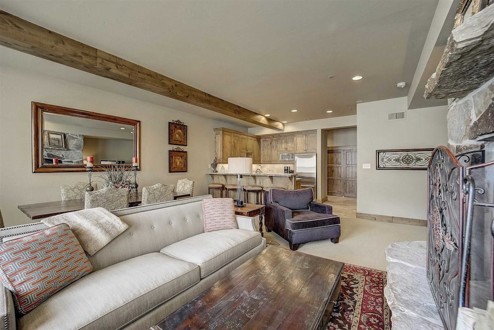 2 Ski-in/ski-out Condos w/ Hot Tubs Deer Valley Mont Cervin by Avantstay