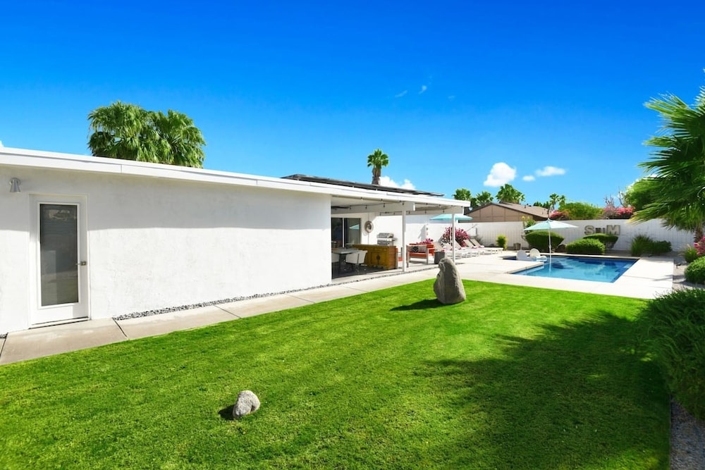 Biskra by Avantstay Classic Palm Springs Getaway W Outdoor Living Pool Permit 4869