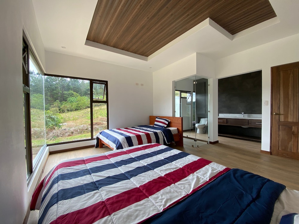 Arte de Plumas birding lodge view 3