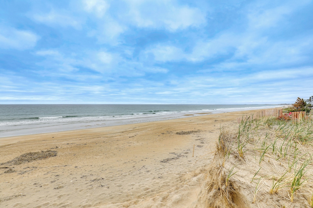 Beachfront Salisbury Retreat w/ Fire Pit & Grill