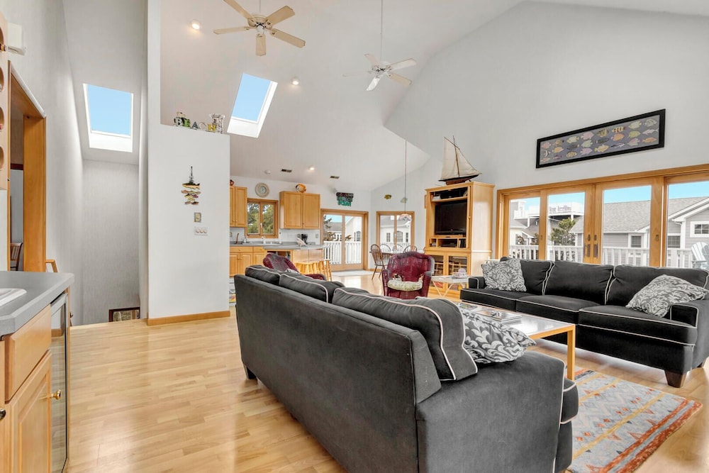Pepper Avenue 23