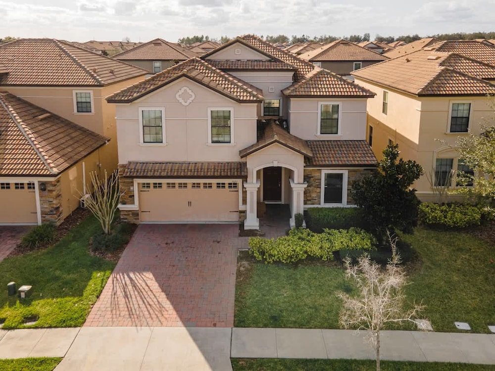 Game Room Large Pool 9BR Disney Area