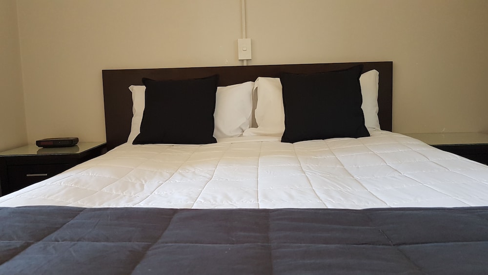 88 Wallace Court Motel