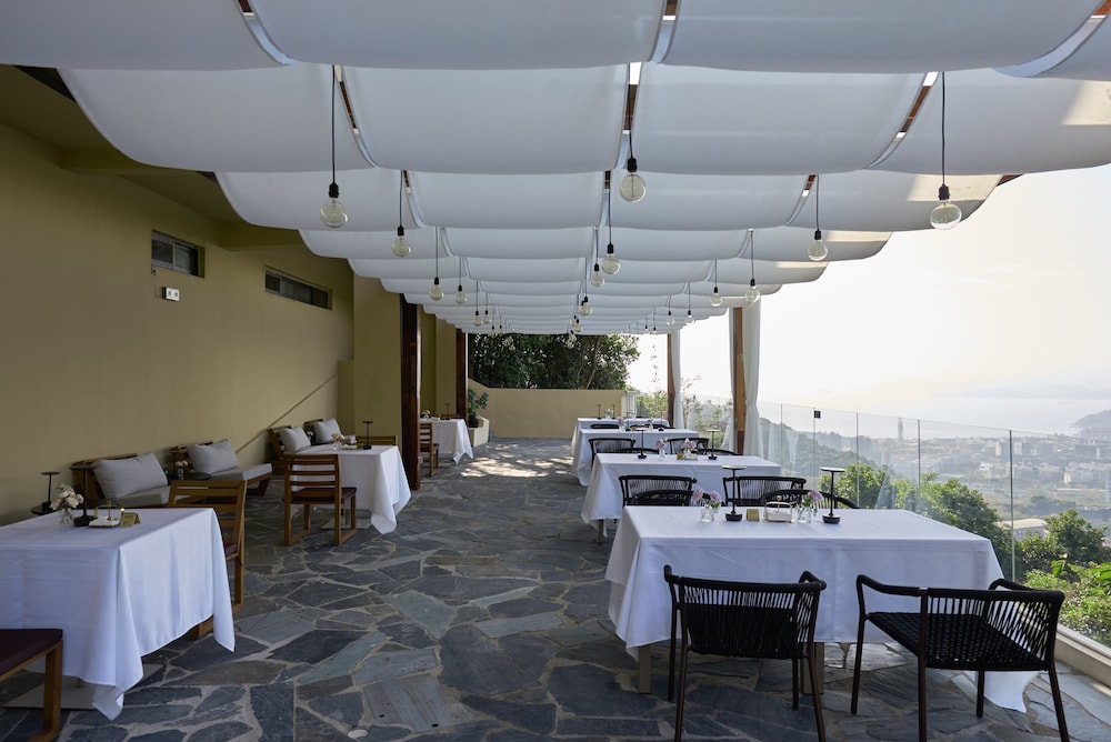 Miyue Shenzhen Tianlu Secret Wild Wizard Holiday Hotel