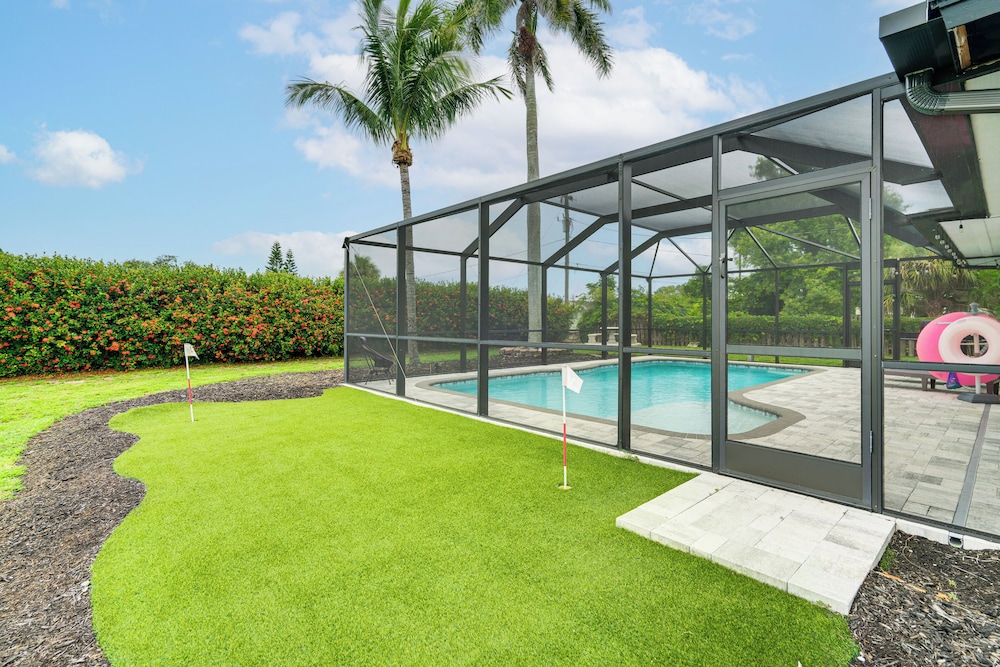 4 Mi to Dtwn Cape Coral: Home w/ Pool & Patio