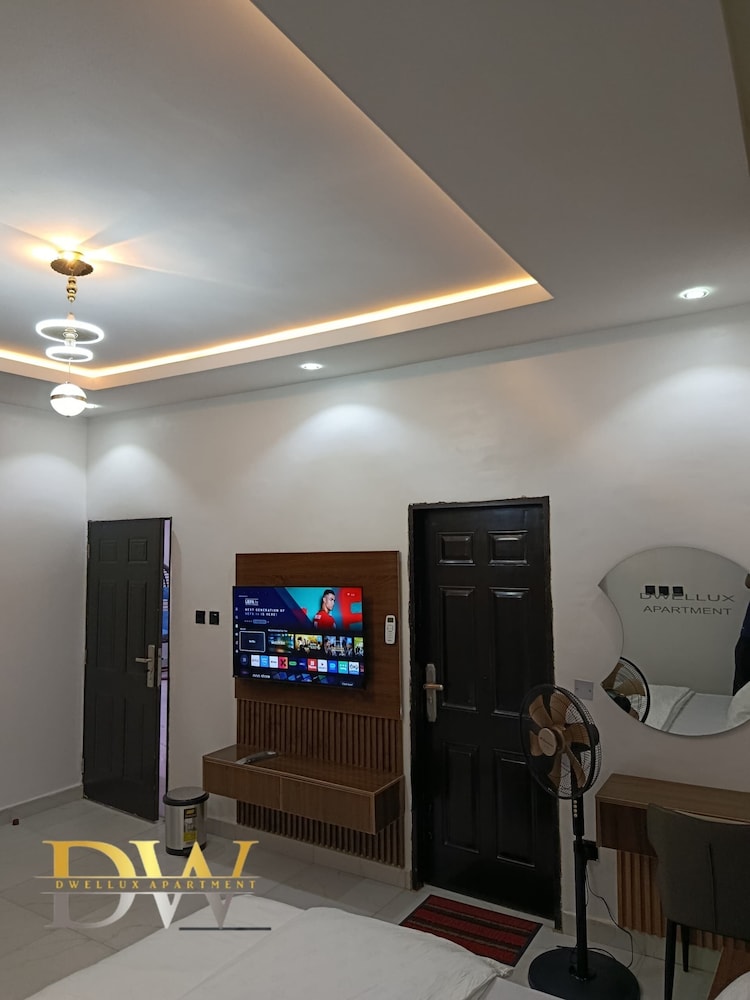 Dwellux Apartments