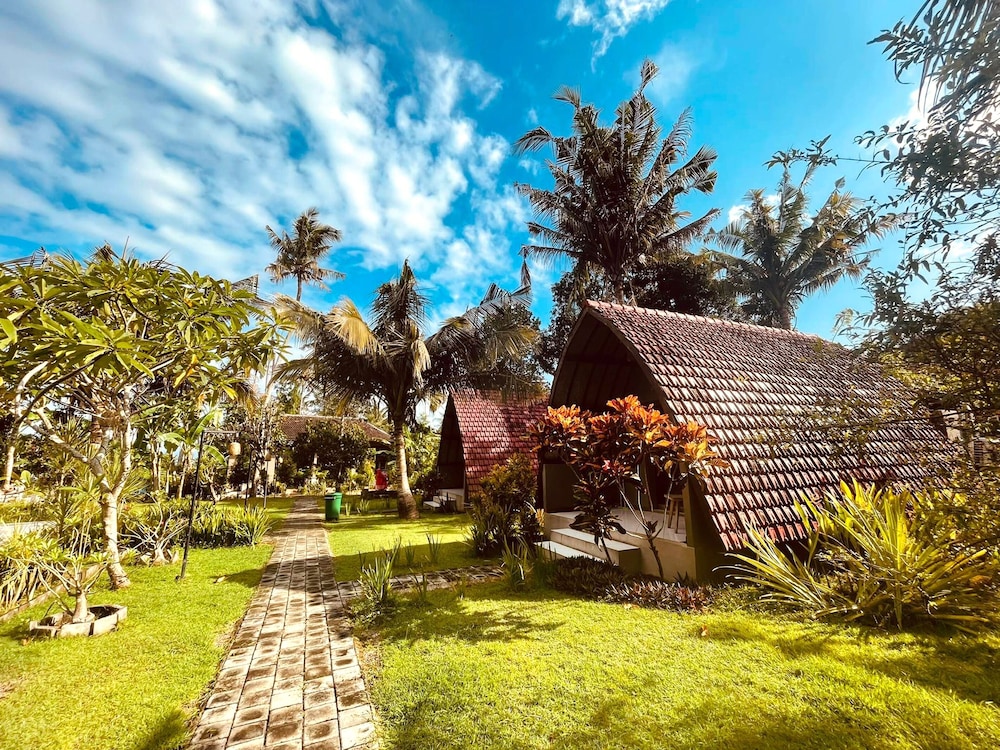 Apit Lawang Villas