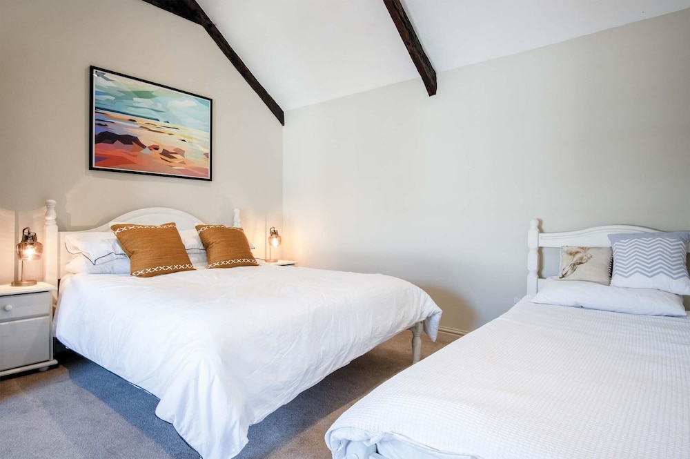 Tregoyr - 3 Bedroom Holiday Home - St Florence