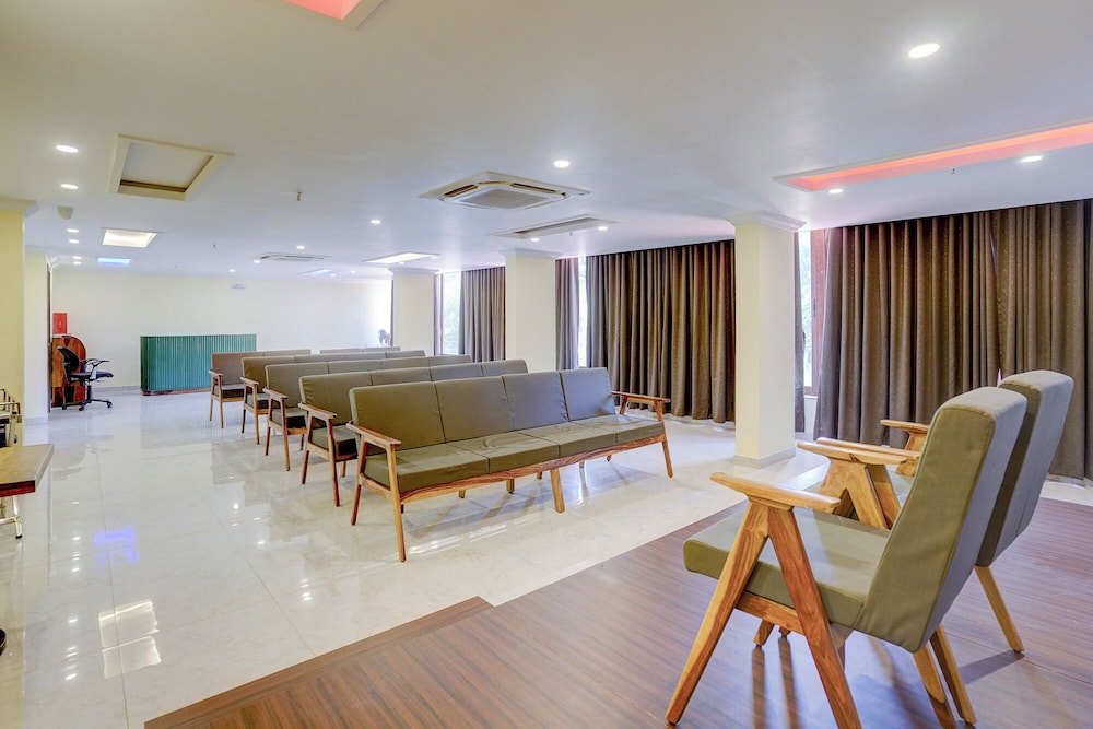 FabHotel Prime SN Blue