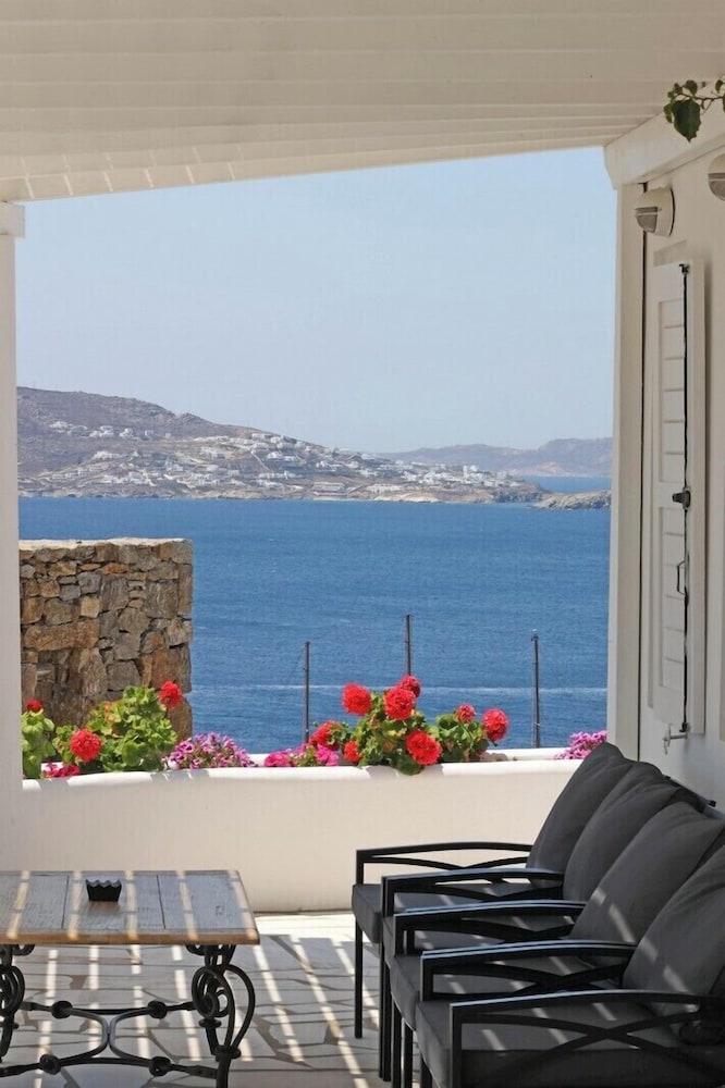 Adikri Villas & Suites