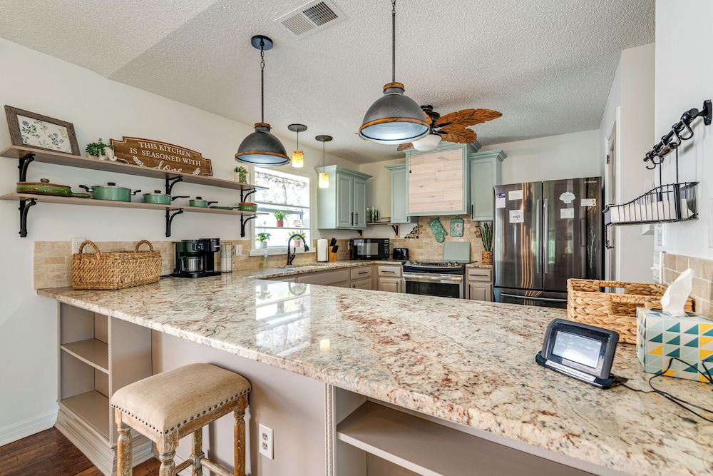 Private Pool & Golf Cart! Villa By Spanish Springs