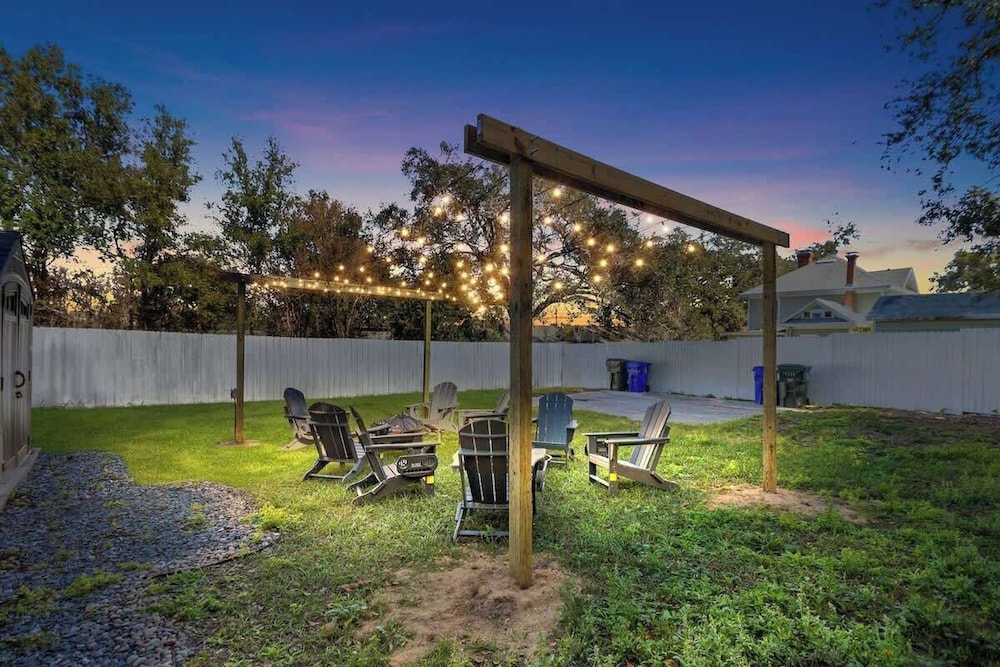 Charming 2-bedroom Home Lakeland