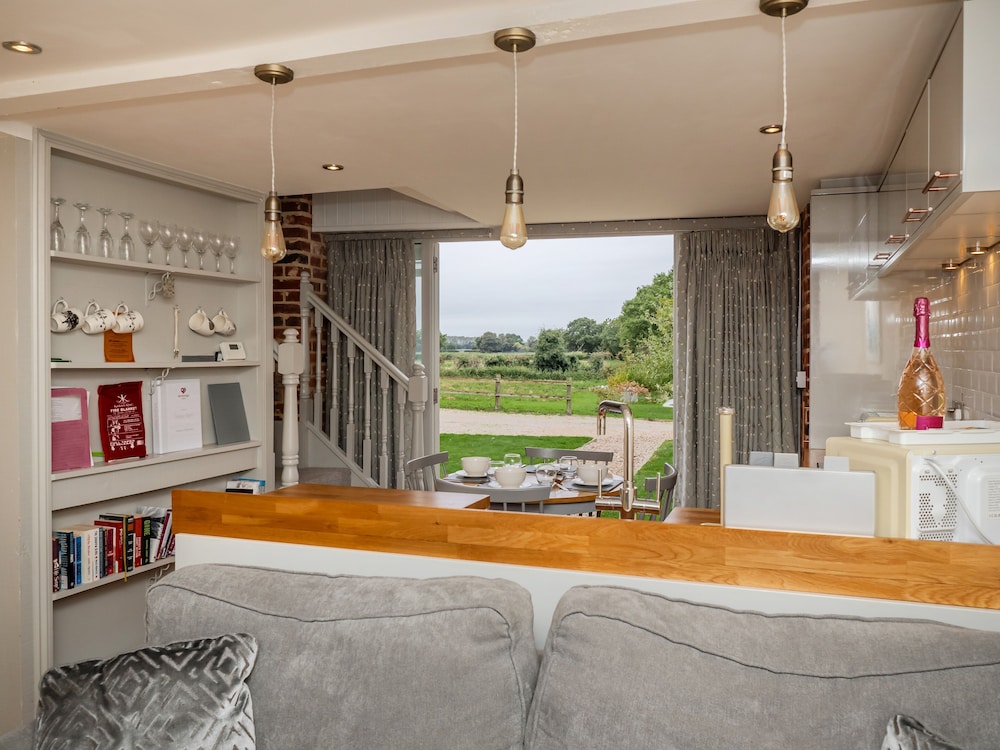 Maple Barn: Lux Rural Retreat Near Norfolk Coast