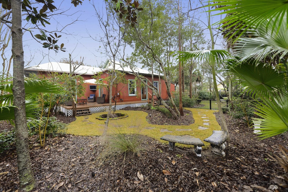 Carroll House Cottages