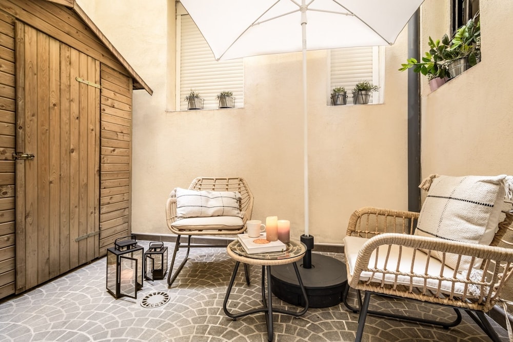 Galez - Studio and Terrace in R os Rosas