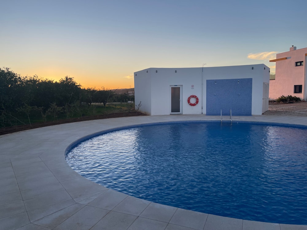 Golden Oasis Retreat in Silves