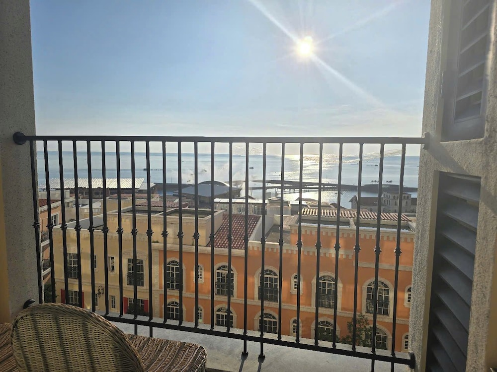SenSea Hillside APT - Sunset Town PQ