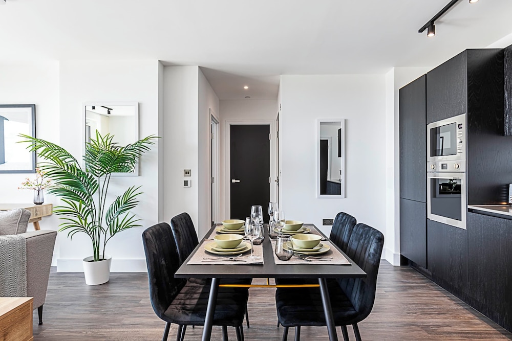 Stylish and Bright West London Gem