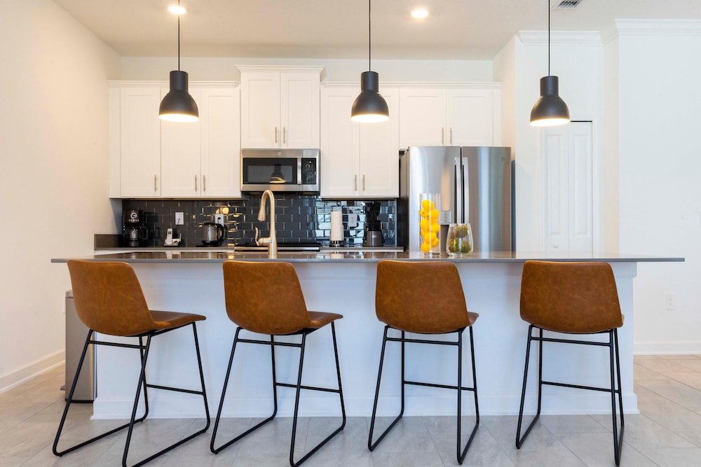 4379 SL- Enchantment 4BR Townhome With Pool