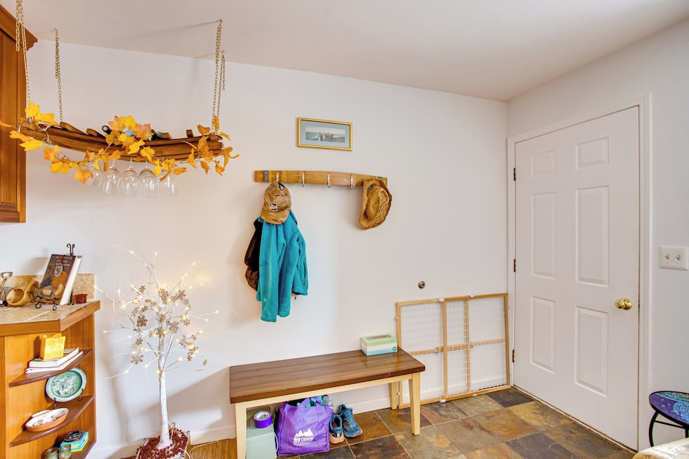 Cozy Telluride Condo Near Ski Resort & Hiking view 4