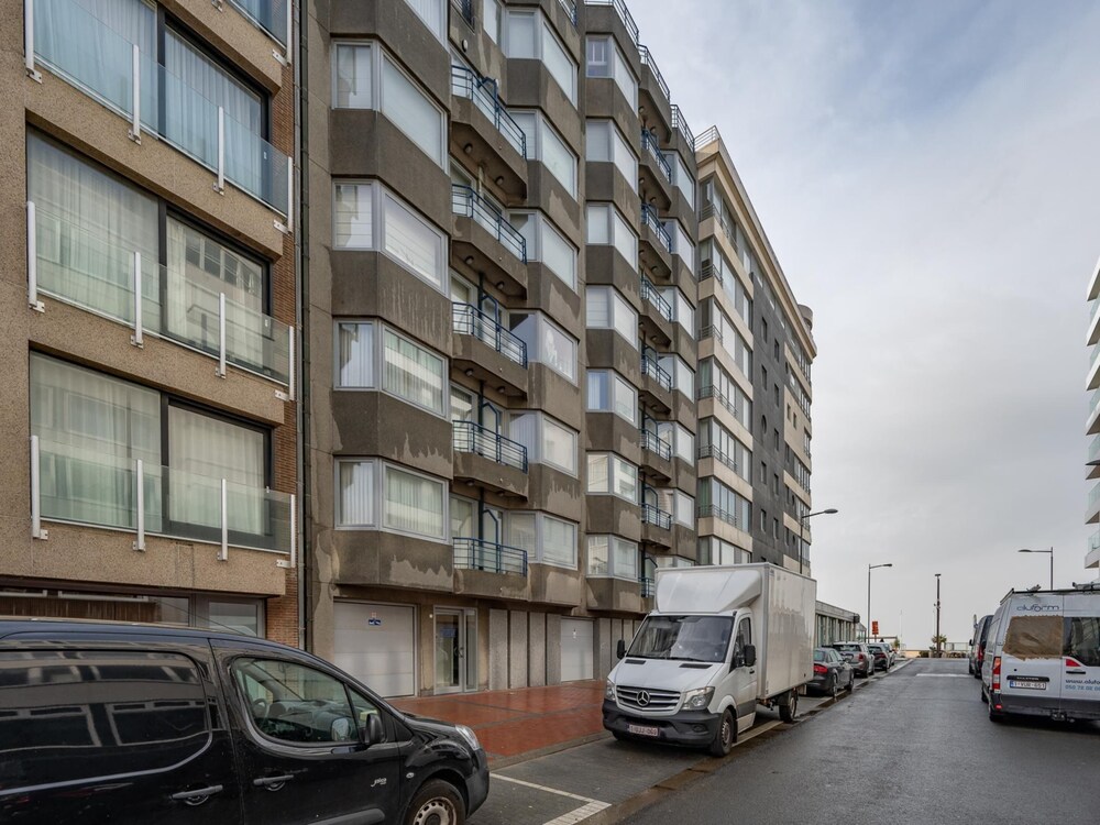 Apartment in Knokke Near Zeedijk Beach
