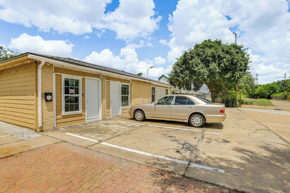 Suburban Home By Arthur Storey Park & HCA Houston!